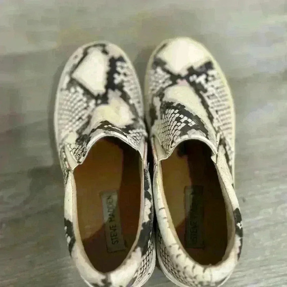 Steve Madden Snake Print Slip On Sneaker Flat Women’s Size 8 - Picture 6 of 6